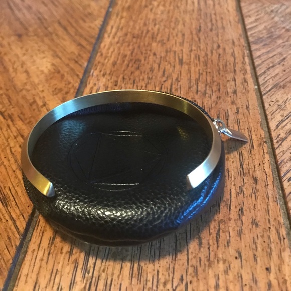 Gold bangle - Picture 4 of 4